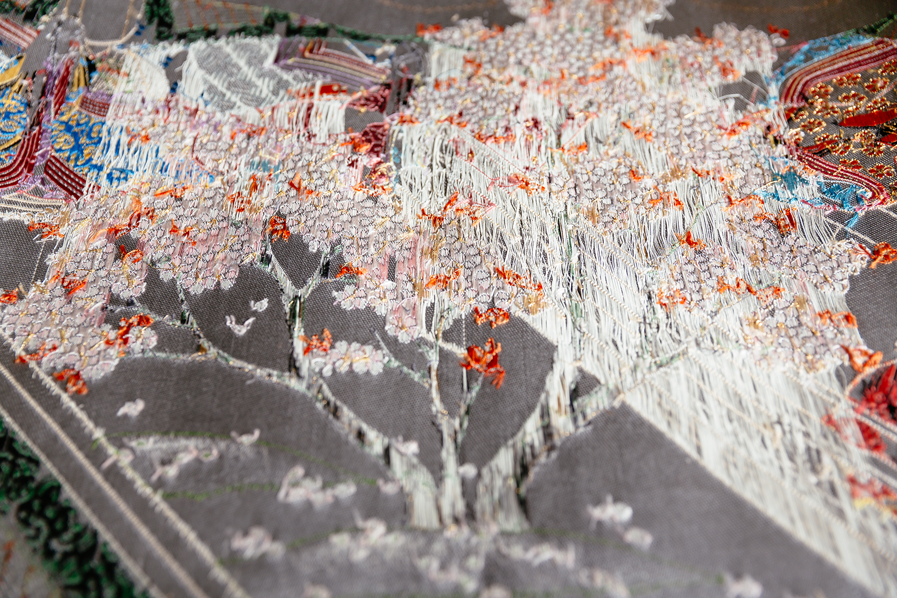 Lyon–Kyoto, une histoire Jacquard Musée des Tissus Silk in Lyon